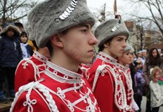 Изискването към желаещите да се включат във формированието е те