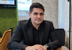 Слави Трифонов отново се прояви като приятел на мутрите и