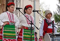 Пяхме и играхме измръзнали изнервени и гладни а водещият се