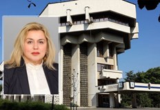 Тя има дългогодишен опит като счетоводител и вещо лице в