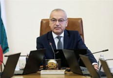 В разгара на предизборната кампания политиците не трябва да противопоставят