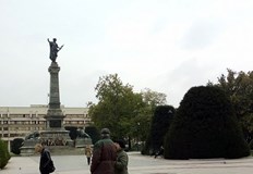 Констатирани са слягания на основите на монумента65 280 лв ще