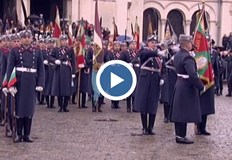 Военен ритуал за издигането на националния трибагреникЦеремонията се провежда пред