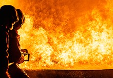 При инцидента са нанесени щети по гаража и намиращ се