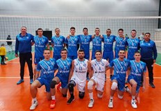 Русенци са едноличен лидер на върха с пет победи от