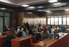 Остава отворен въпросът защо въпреки това не се вземат адекватни