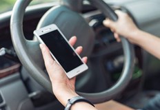 В САЩ използването на мобилни телефони по време на шофиране