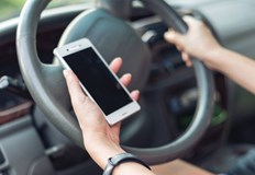 В САЩ използването на мобилни телефони по време на шофиране