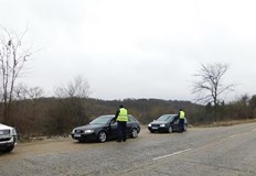 В операцията участват екипи на областната дирекция на МВР и