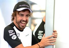 Испанецът е получи травма след инцидент на квалификацията в АвстралияДвукратният