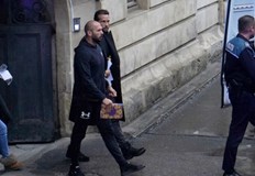Тейт е задържан в Румъния по подозрение в трафик на