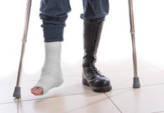 Полицаите открили 61 годишния потърпевш който бил с патерици паднал на