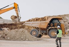 Смята се че то съдържа 8 5 милиона тона петрол на