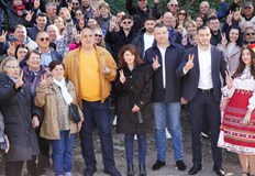 На страницата си във фейсбук Бойко Борисов публикува снимки от