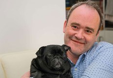 Историята е от ВеликобританияБивш общински съветник от английския град Хънгърфорд