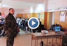 Предложението е часовете по военно обучение за учениците от 10 и