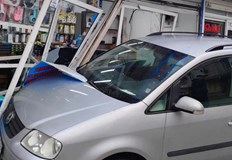 Пробите за алкохол и наркотици на водача са отрицателниАвтомобил се