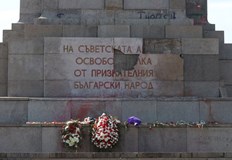 Борбата срещу Паметника на Съветската армия е зестрата за брак