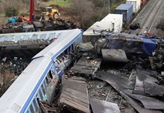 Уволнението идва в момент когато полицията е критикувана за справянето