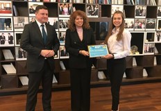 Ипек Кьосеибиш от СУЕЕ Русе стана Посланик за един