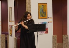 Експозицията е под надслов Една жена една история една любов Изложба