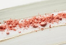 Прахът с вкус на ягода предизвиква халюцинации и може да