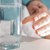 Учени: Не пийте от оставена чаша с вода до леглото си през нощта