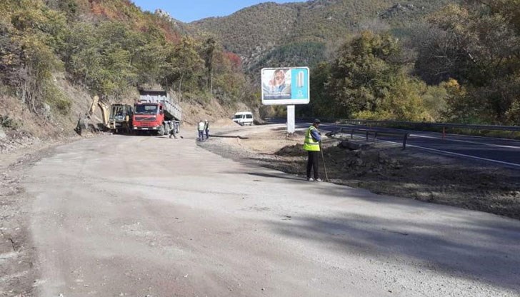 Отговорните институции имат около два месеца, за да спасят изтичащия ОВОС на магистралата до Гърция Отговорните институции имат около два месеца, за да спасят изтичащия ОВОС на магистралата до Гърция