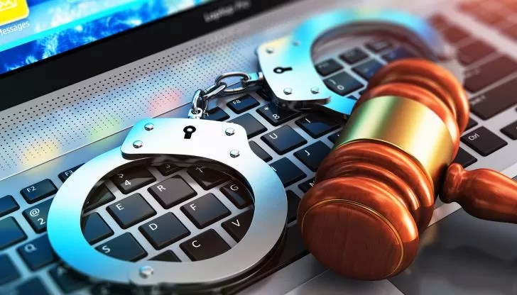 На прицел в новия проектозакон са сайтове за торент тракери, уебплатформи, чат групи в приложения за онлайн размяна на пиратско съдържание