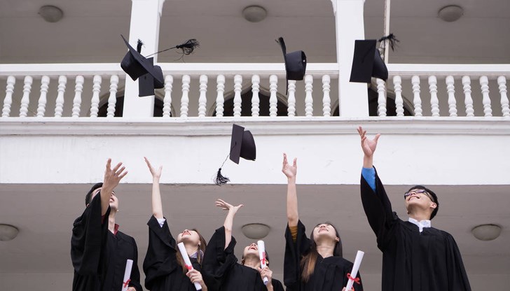 Според предложението средният размер на годишната студентска такса ще стане 1050 лева