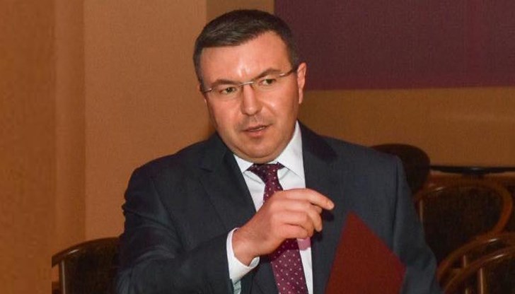 Ще продължим политиките за данъчни облекчения на семействата, с които да бъде стимулирано раждането на повече деца, каза проф. Ангелов