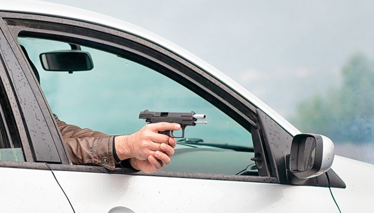 Трима младежи са задържани за хулигански действия в РУ - Кърджали Трима младежи са задържани за хулигански действия в РУ - Кърджали