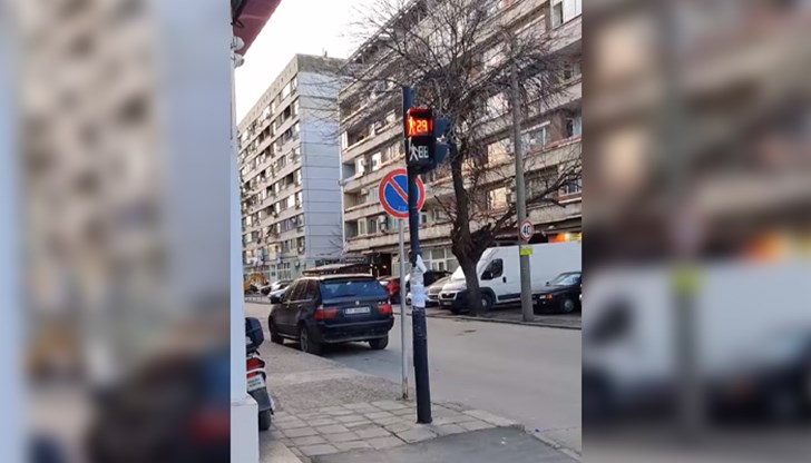 Заради неработещите светофари цари пълен хаос на улица "Борисова" в час пик, сигнализираха русенци