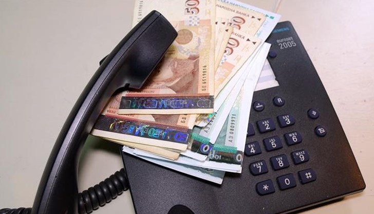 Възрастната жена дала 6 хиляди лева на измамниците, които казали, че парите са за лечение на дъщеря ѝ Възрастната жена дала 6 хиляди лева на измамниците, които казали, че парите са за лечение на дъщеря ѝ