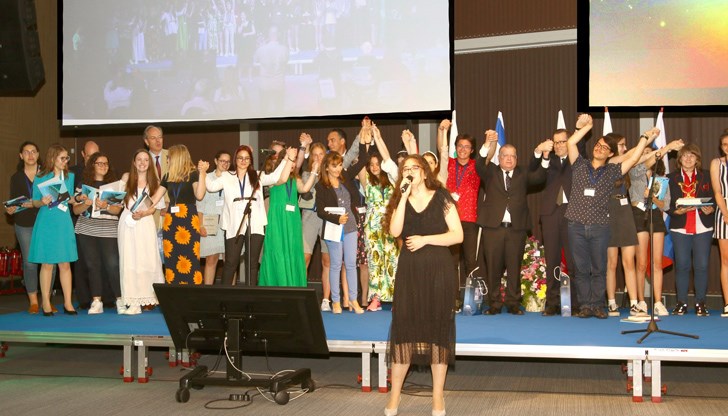 Темата на десетото издание на конкурса бе „История за мрак и светлина - 80 години от спасяването на българските евреи”