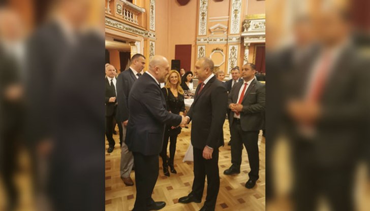 Областният управител на Русе присъства на тържествена заря-проверка в София Областният управител на Русе присъства на тържествена заря-проверка в София