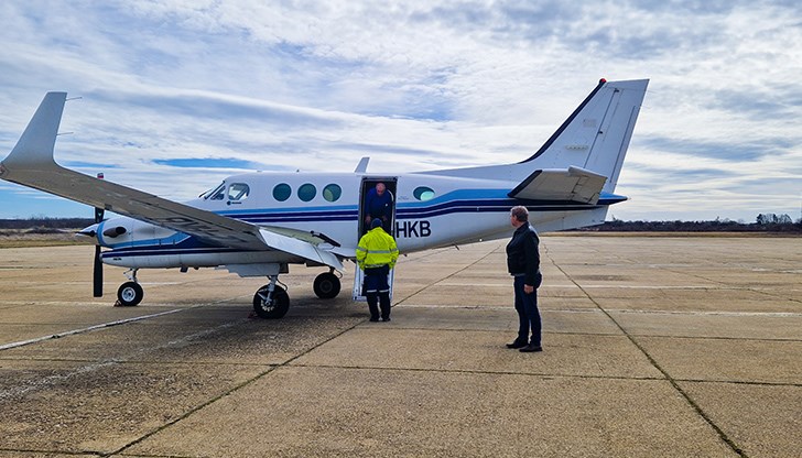 За изграждането на цялата база за поддръжка и ремонт на самолети ще се отворят много работни места