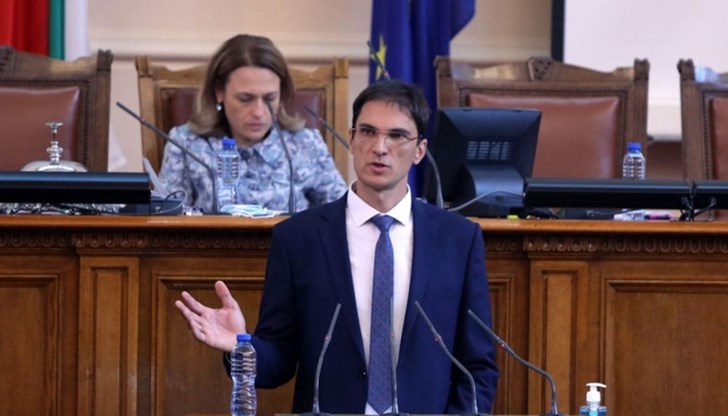 Загубихме една година да се надлъгваме, коментира бившият депутат Загубихме една година да се надлъгваме, коментира бившият депутат