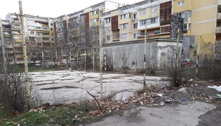 Русенката подава сигнал към Община Русе, защото детето ѝ е пострадало на площадката и тя се опасява от нови инциденти