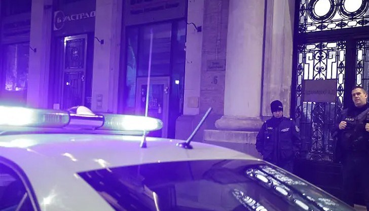 По първоначална информация изнудването е за документи, свързани с липсващите около 30% от асфалта на Северната скоростна тангента