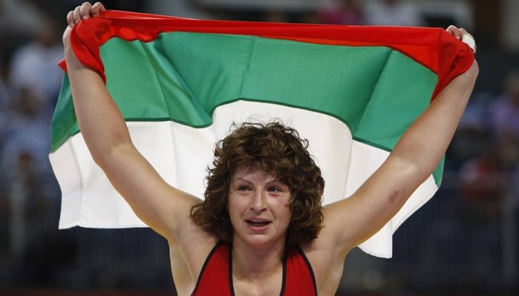 В славната си кариера Златева има 5 световни и 6 европейски титли при жените, както и два сребърни медала от олимпийски игри