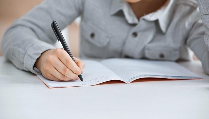 Във фейсбук страницата "Как се пише?" на днешния 1 март получаваме ценен съвет по правопис Във фейсбук страницата "Как се пише?" на днешния 1 март получаваме ценен съвет по правопис