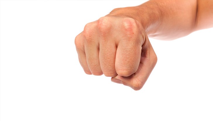 Момчето твърди, че е било пребито от бащата на неговата приятелка Момчето твърди, че е било пребито от бащата на неговата приятелка