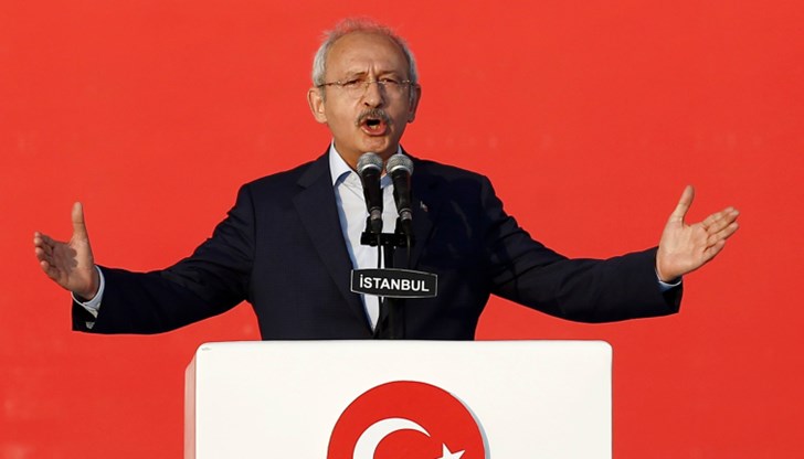 Смята се, че Калъчдароглу е и политикът в Турция, срещу когото са извършвани най-много покушения