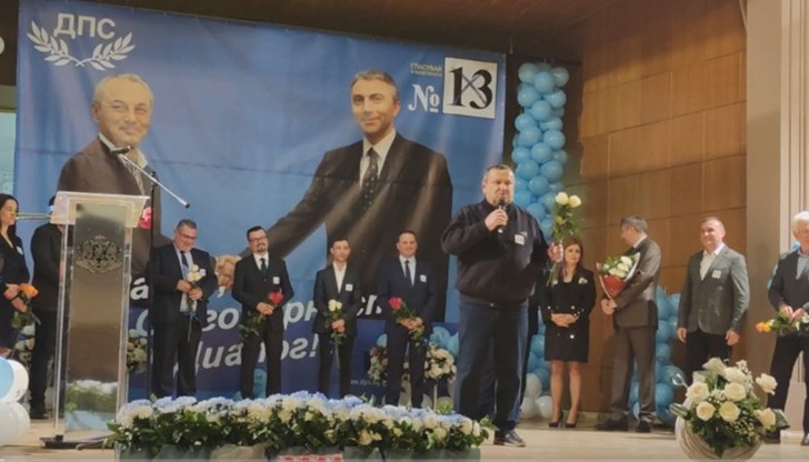 Отиваш, купуваш скъпото сирене от магазина, плащаш ДДС, за да получиш този размер на пенсиите. Не може да има такава система, възмути се той Отиваш, купуваш скъпото сирене от магазина, плащаш ДДС, за да получиш този размер на пенсиите. Не може да има такава система, възмути се той