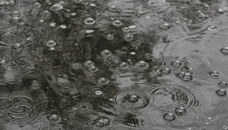 В осем области на страната ще има значителни валежи от дъжд, като количествата може да достигнат до 20 - 35 литра на квадратен метър