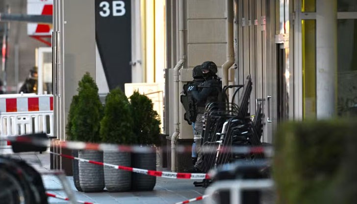 Полицията влезе в аптеката и арестува похитителя