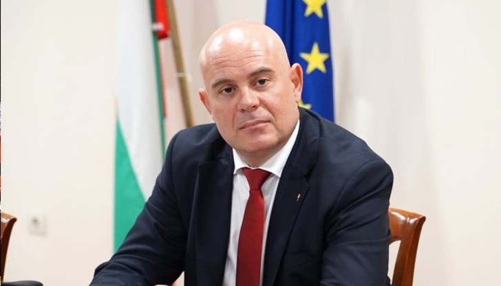 Бойко Борисов бил предупреден, че ако не жертва главния прокурор, "ще бъде следващият Магнитски", твърди запис от разследване