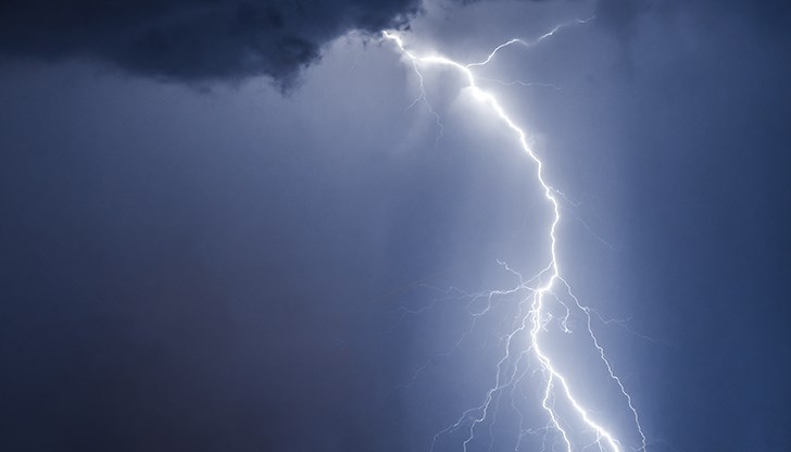 Максималните температури ще се задържат с пролетни стойности – до 17-20°С, но ще духа и силен вятър Максималните температури ще се задържат с пролетни стойности – до 17-20°С, но ще духа и силен вятър