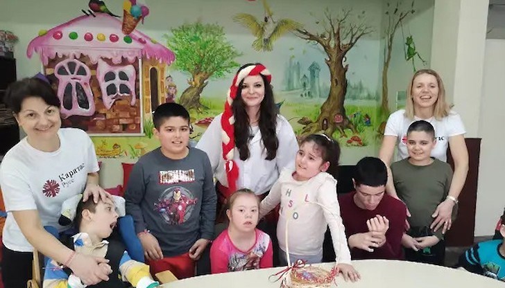 Мартеници получиха и 35 малчугани от Дневен център за деца със специални потребности „Милосърдие“